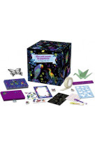 Mon petit monde de papeterie - coffret avec des stickers, stylos, strass, bloc-note, enveloppes, gom