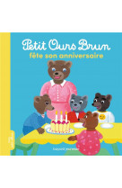 Petit ours brun fête son anniversaire