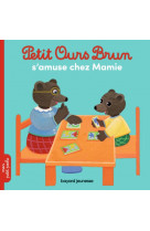 Petit ours brun s'amuse chez mamie